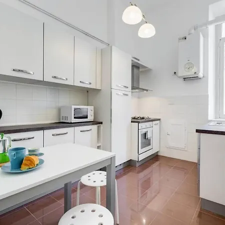 Lägenhet Bright And Modern 2 Bed Flat In Prati