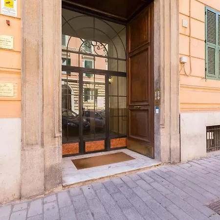 Bright And Modern 2 Bed Flat In Prati Rom