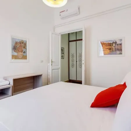 Bright And Modern 2 Bed Flat In Prati Lägenhet