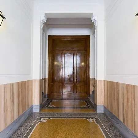Bright And Modern 2 Bed Flat In Prati